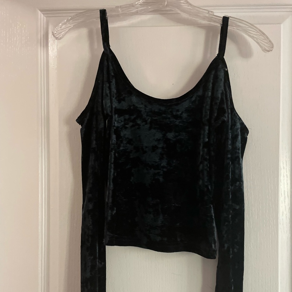 PACSUN (Kendall + Kylie) cropped, open shoulder top